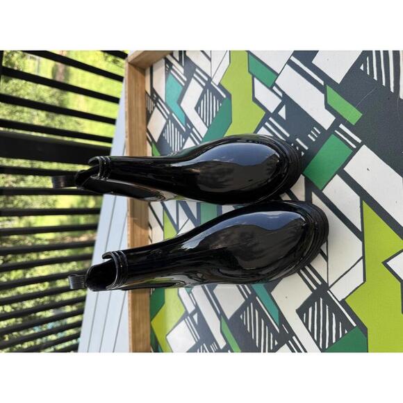 Stylish Black Glossy Chelsea Rain Boots Size 40 Womens - Picture 1 of 5